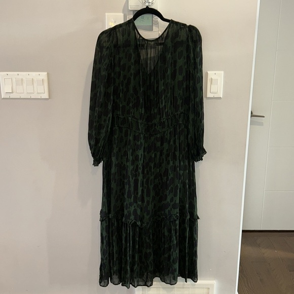 Velvet by Graham & Spencer Kendra Long Sleeve Boho Dress - Picture 8 of 9